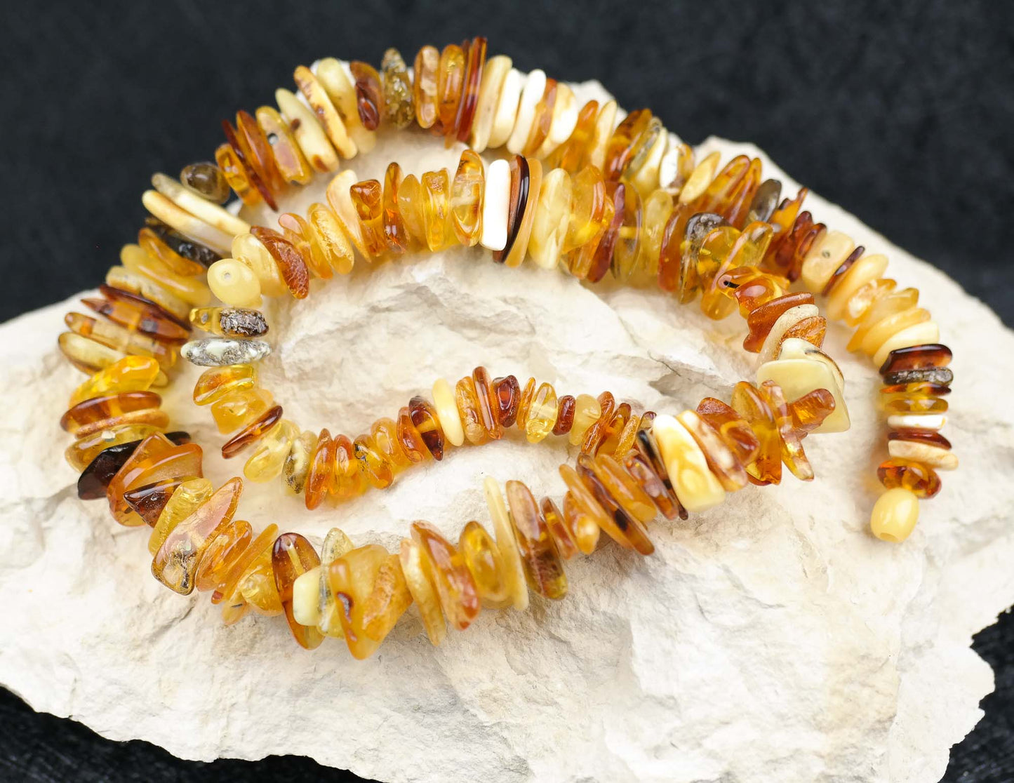 Chip beads statement amber necklace