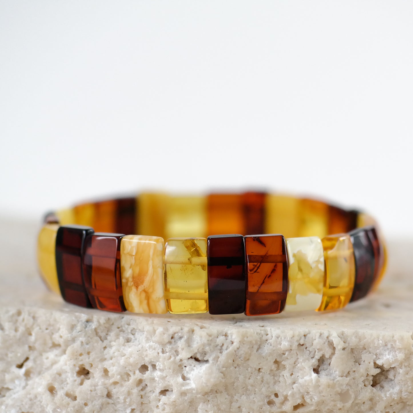 Chic unisex amber bracelet