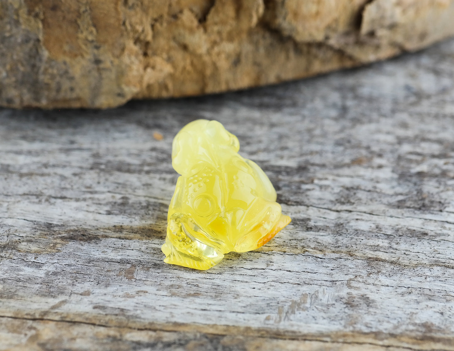 Stunning frog figurine from natural Baltic amber