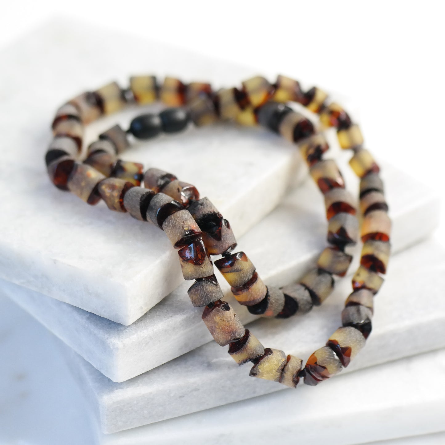 Unisex natural Baltic amber necklace