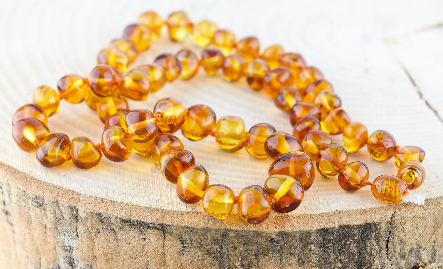 Unisex necklace from cognac amber beads