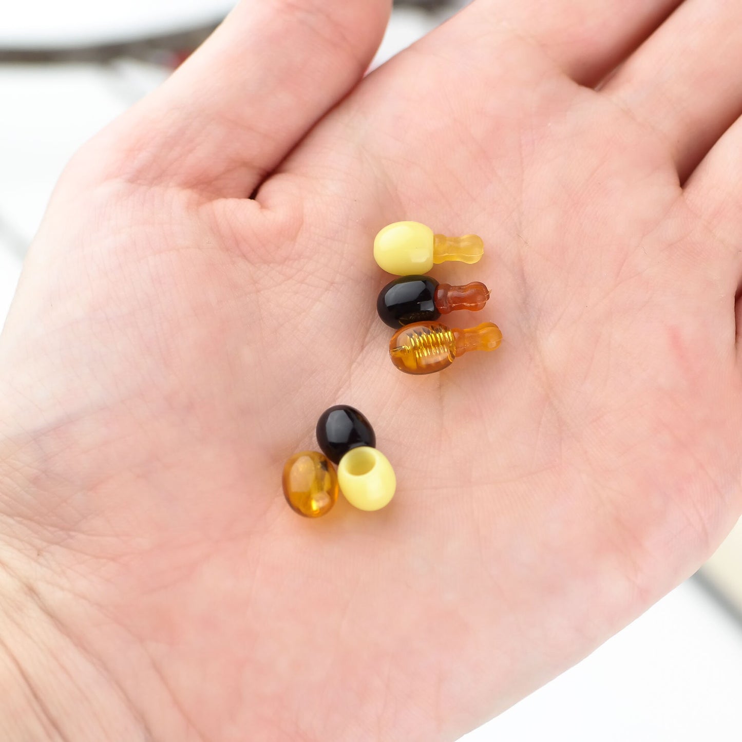 Polished resin pull out clasps for jewellery making