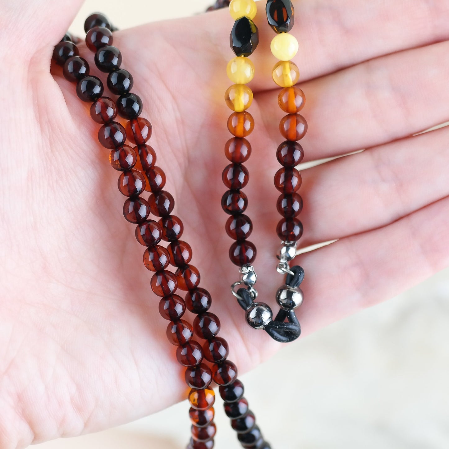 Amber sunglasses chain