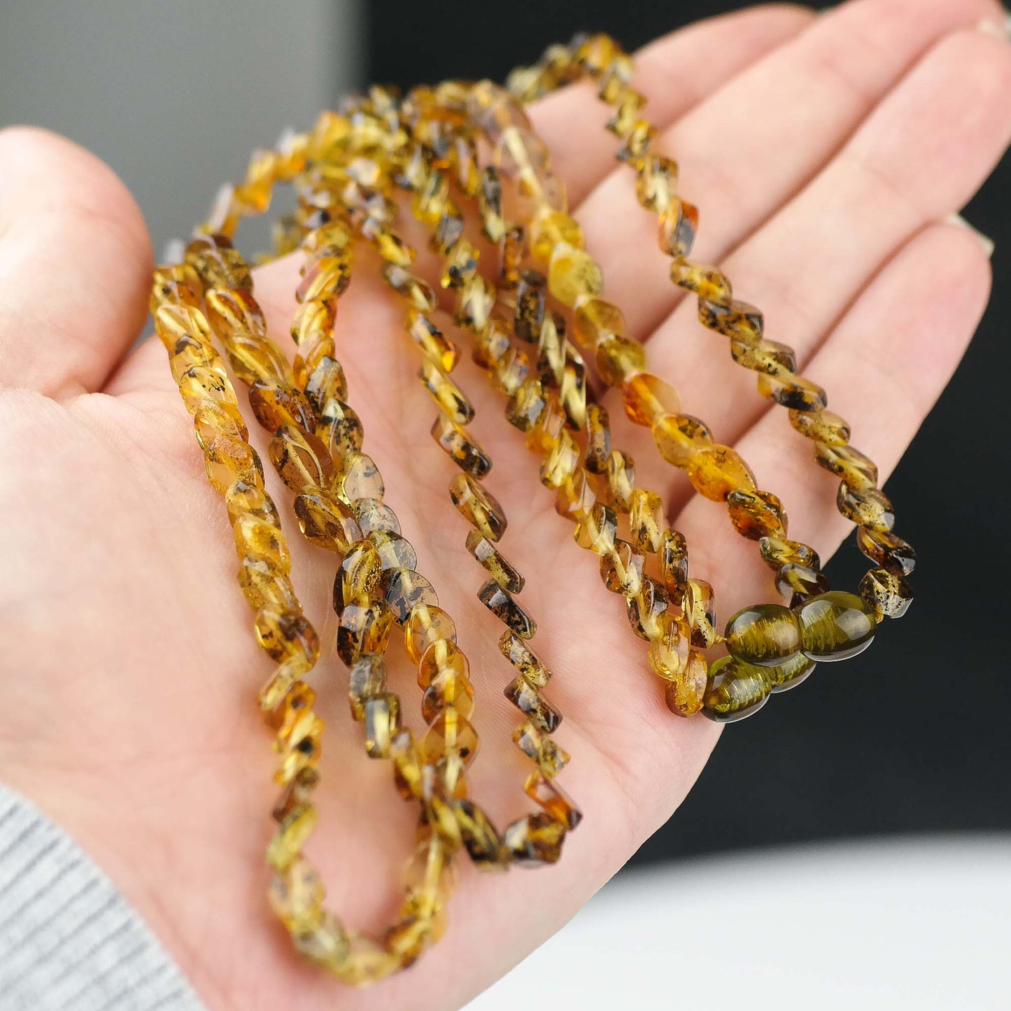 Green tear drop amber necklace