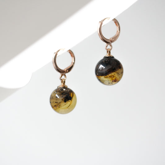 Rose colour dangle women earrings with natural Baltic amber bead