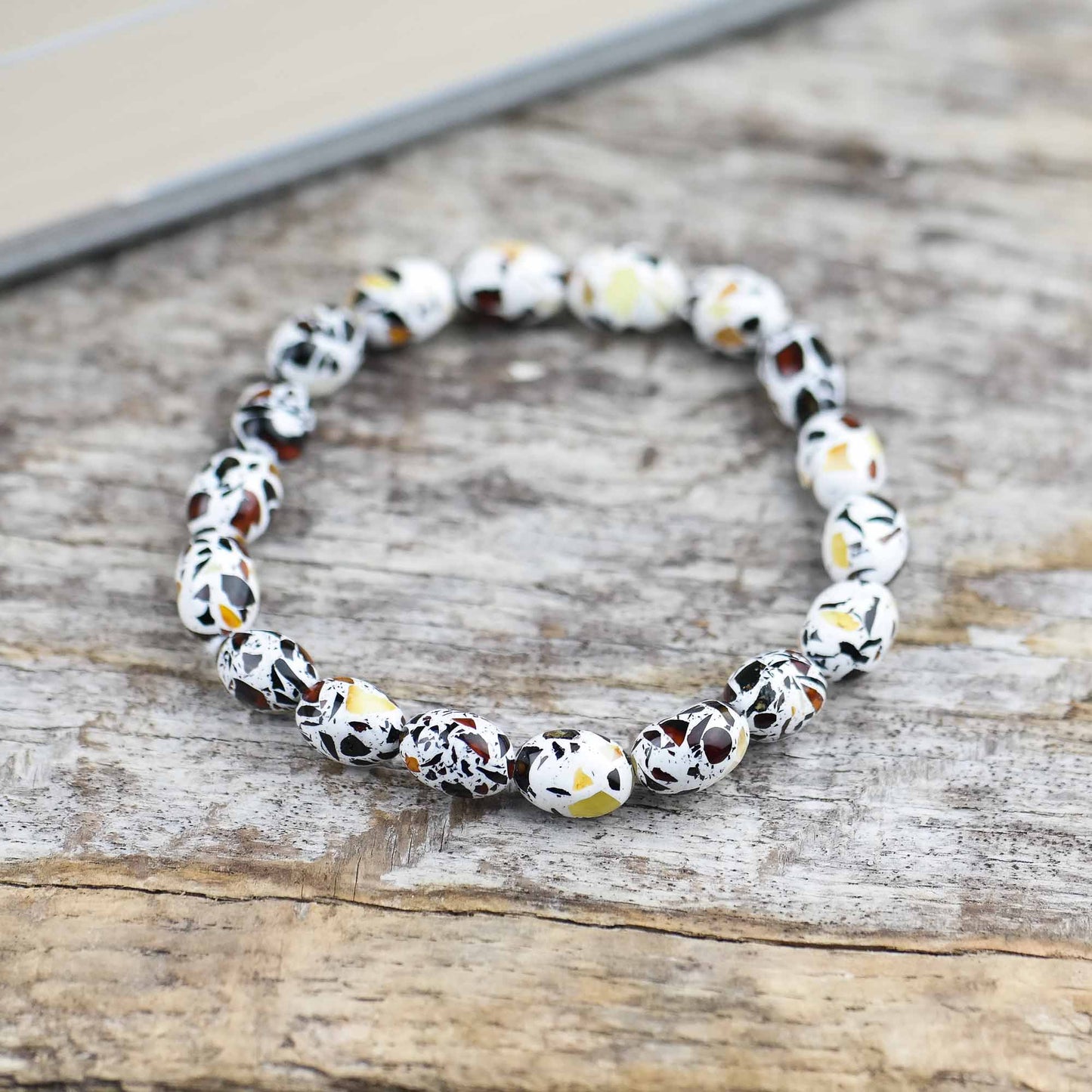 Bracelet from crushed amber beads