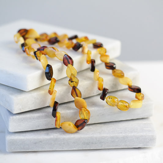 Chic and delicate natural Baltic amber necklace