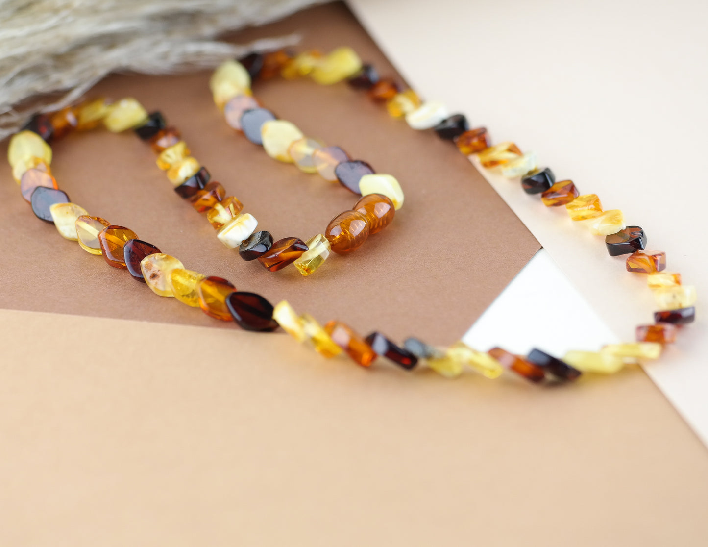 Multicolour tear drop amber necklace