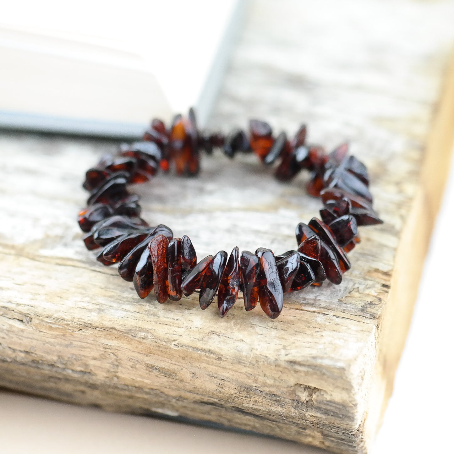 Chip style amber bracelets for men and women