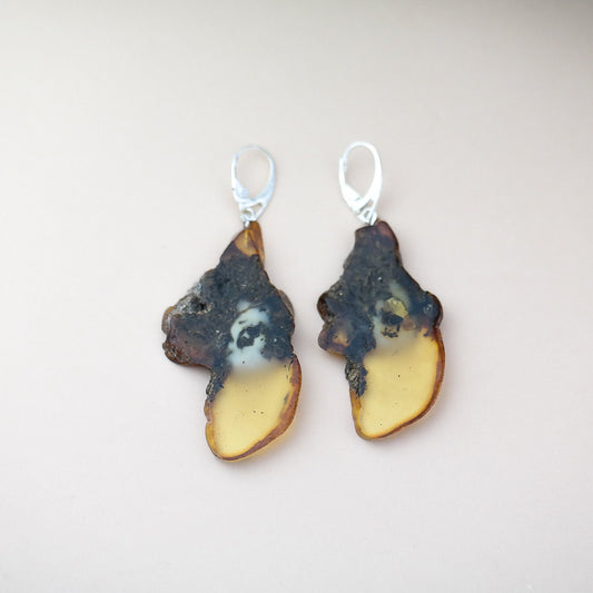 Natural amber pieces earrings